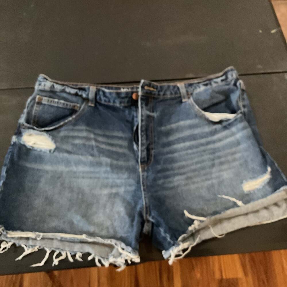 No Boundaries Distressed Denim Cut-Off Shorts, Medium Wash, Frayed Hem